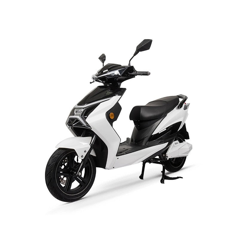 Scuter Electric Nmoto X1 Alb cu Motor Bosch 2020W – Viteză Max. 45 km/h, Autonomie 75 km, Dimensiuni 1750×570×1140mm, Greutate 80Kg, Portbagaj Detașabil, Alb/Negru Carte RAR (C.I.V) + CADOU Tricou N-Moto